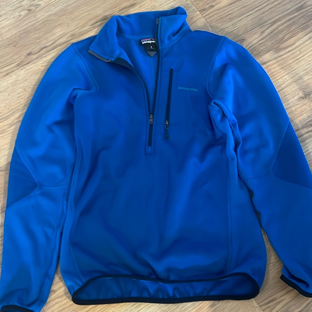 Royal blue Patagonia pull over